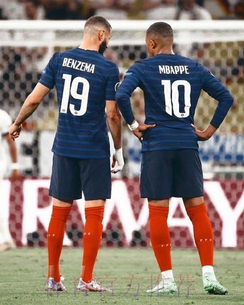 菲戈:不知姆巴佩是否会去皇马 本泽马绝佳混合体 菲戈:不知姆巴佩是否会去皇马 本泽马绝佳混合体