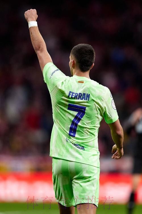 进球网:皇马有意比利亚雷亚尔后卫保-托雷斯 进球网:皇马有意比利亚雷亚尔后卫保-托雷斯